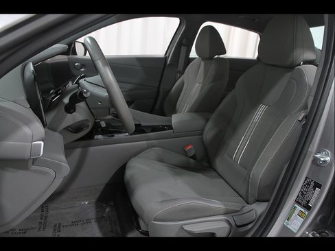 Certified 2023 Hyundai Elantra SEL w/ Convenience Package FWD image 5