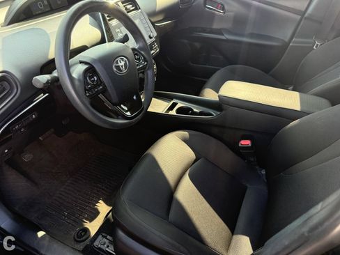 Used 2022 Toyota Prius L Eco FWD image 14