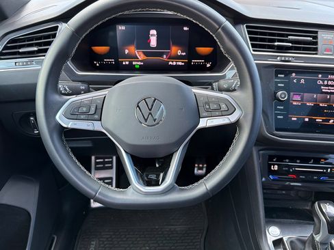 Used 2023 Volkswagen Tiguan SE R-Line FWD image 16