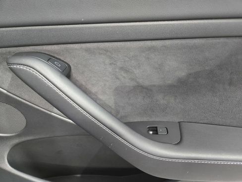 Used 2023 Tesla Model 3 Standard Range RWD image 8