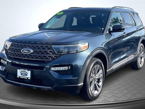 Certified 2022 Ford Explorer XLT w/ Equipment Group 202A image 12