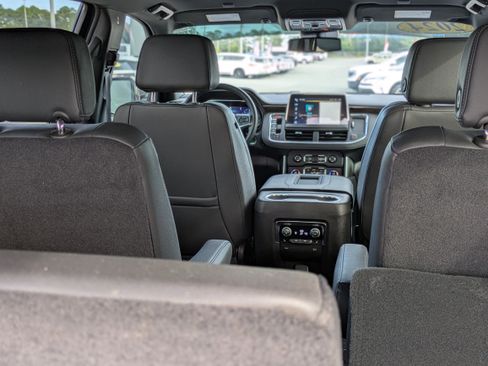 Used 2024 Chevrolet Tahoe Z71 w/ Luxury Package image 11