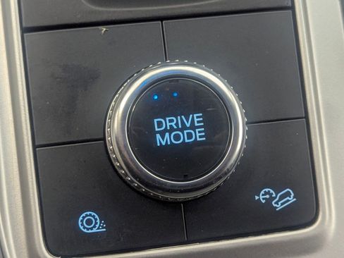 Certified 2022 Ford Explorer XLT w/ Equipment Group 202A image 27