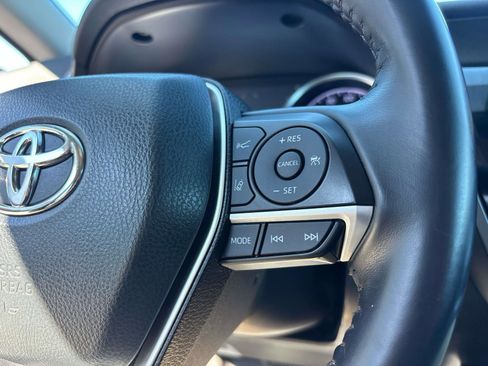 Used 2021 Toyota Camry XLE FWD image 16