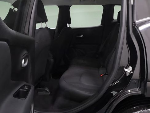 Certified 2023 Jeep Renegade Latitude AWD/4WD image 14