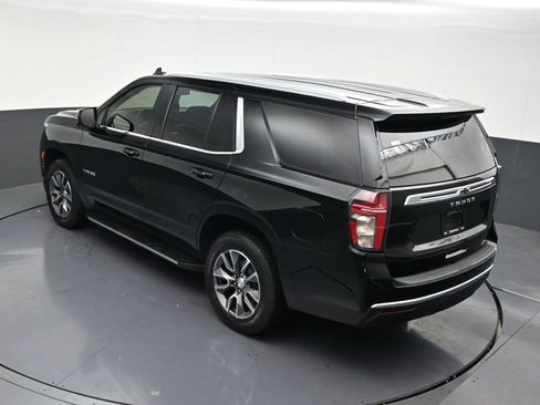 Used 2022 Chevrolet Tahoe LT w/ Luxury Package RWD image 17
