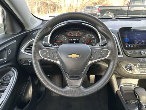 Used 2024 Chevrolet Malibu LT image 11