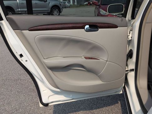 Used 2008 Buick Lucerne CXL FWD image 26