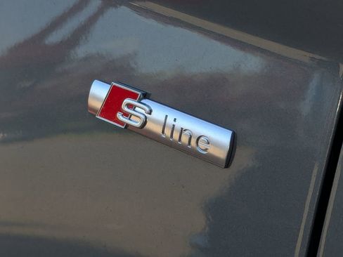 Used 2023 Audi Q5 e Premium Plus w/ Premium Plus Package AWD/4WD image 3