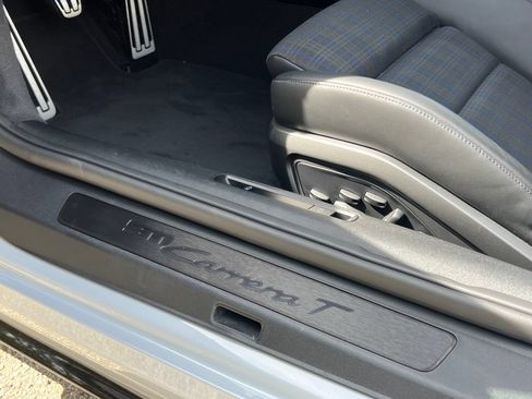 Certified 2025 Porsche 911 Carrera T RWD image 30