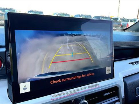 Certified 2024 Toyota Tacoma TRD Off-Road image 27