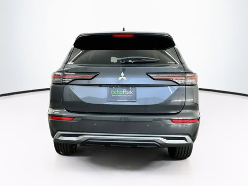 Used 2025 Mitsubishi Outlander AWD image 7