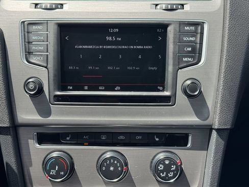 Used 2016 Volkswagen Golf SE w/ Lighting Package FWD image 20
