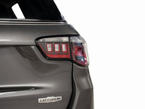 Used 2022 Jeep Compass Latitude w/ Sun and Sound Group image 20