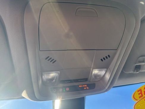 Used 2025 Chevrolet Blazer LT image 25