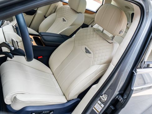 Certified 2023 Bentley Bentayga AWD/4WD image 26