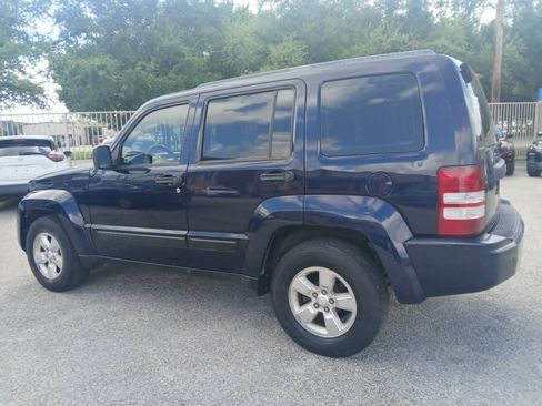 Used 2012 Jeep Liberty Sport w/ Driver Convenience Group RWD image 7