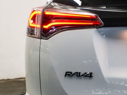 Used 2018 Toyota RAV4 SE w/ Power Extra Value Package image 11