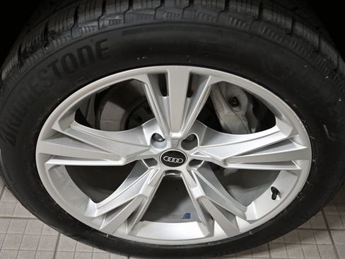 Used 2022 Audi Q8 Premium Plus w/ Premium Plus Package image 18