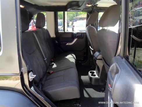 Used 2014 Jeep Wrangler Unlimited Sport w/ Quick Order Package 24S AWD/4WD image 15