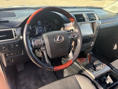 Used 2018 Lexus GX 460 Premium w/ Premium Package AWD/4WD image 13