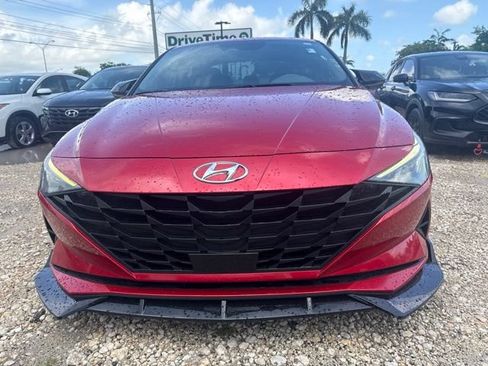 Used 2023 Hyundai Elantra SEL w/ Convenience Package FWD image 2