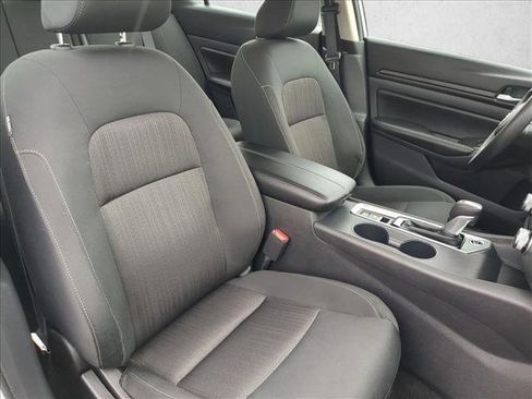 Used 2025 Nissan Altima 2.5 SV image 24