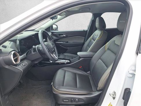 Used 2024 Chevrolet Trax ACTIV image 10