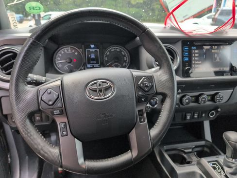 Used 2019 Toyota Tacoma TRD Sport AWD/4WD image 12