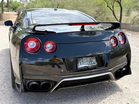 Used 2020 Nissan GT-R Premium w/ Premium Interior Package AWD/4WD image 14
