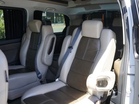 Used 2018 Mercedes-Benz Metris Passenger image 25