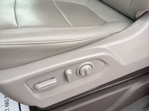 Used 2022 GMC Sierra 3500 SLT w/ SLT Premium Package image 12