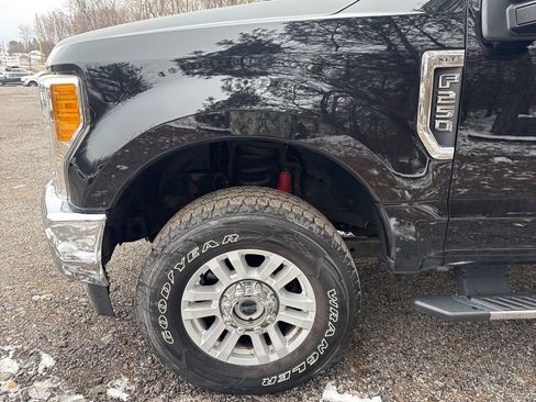 Used 2017 Ford F250 XLT w/ XLT Value Package image 6