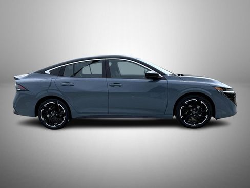 New 2026 Nissan Sentra SR FWD image 4