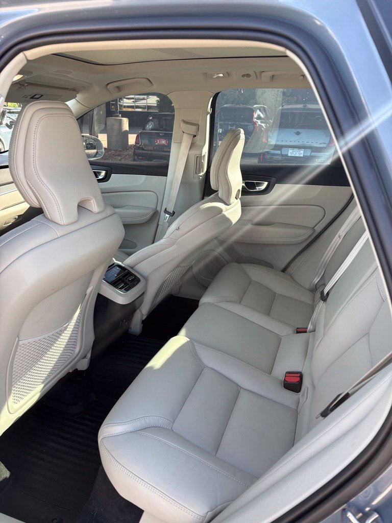 Used 2023 Volvo XC60 B5 Ultimate w/ Climate Package AWD/4WD image 13