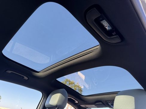 New 2026 Mercedes-Benz GLA 35 AMG 4MATIC image 3