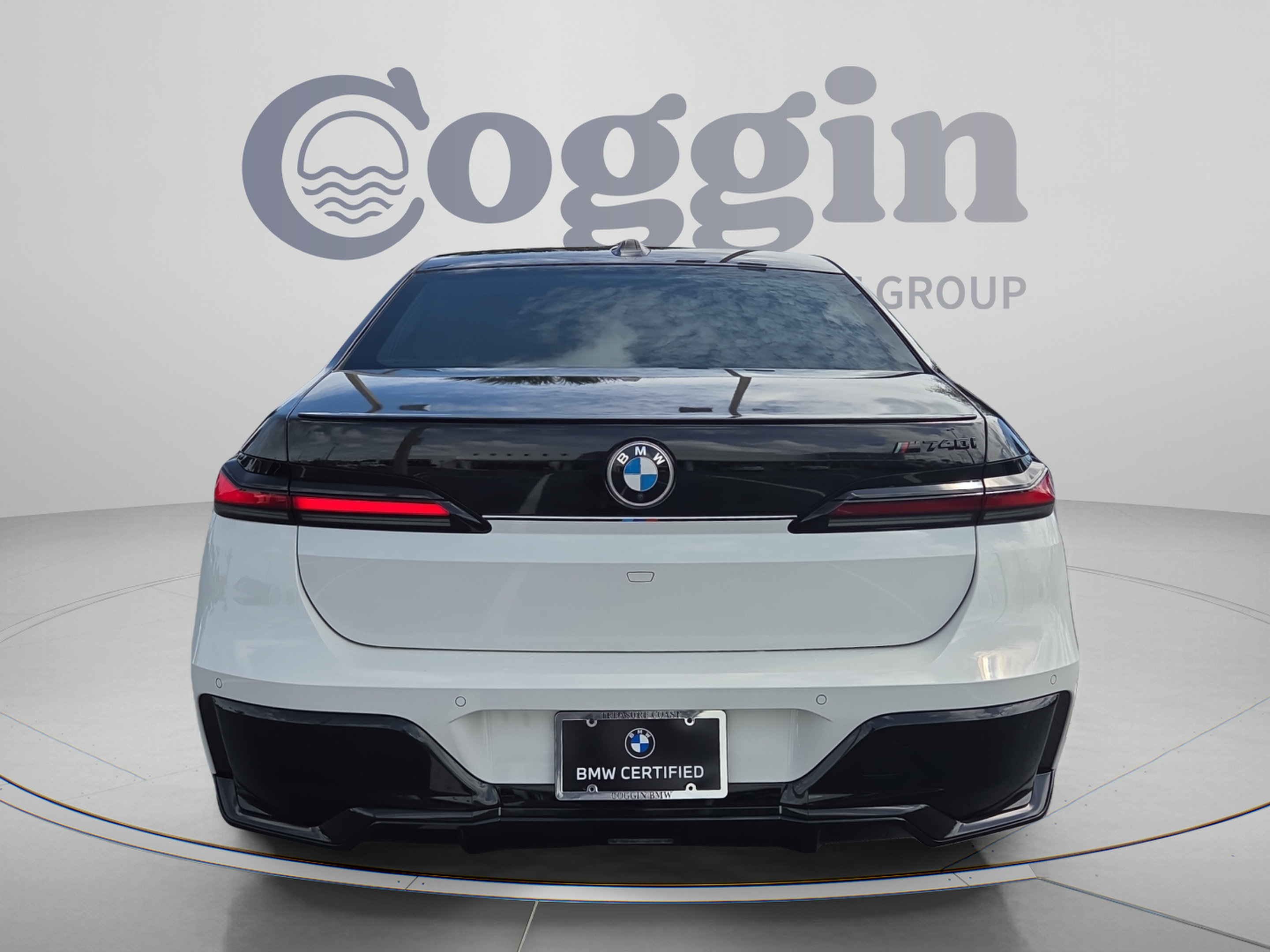 Certified 2024 BMW 740i w/ Premium Package 2 RWD image 4