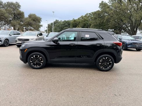 Used 2023 Chevrolet TrailBlazer LT image 3