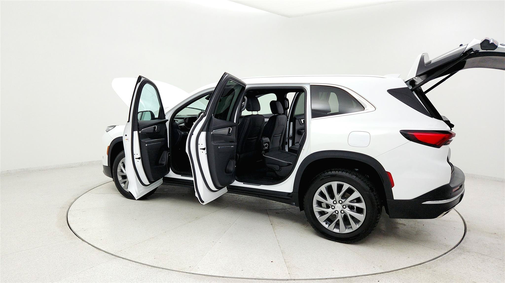 Used 2025 Buick Enclave Preferred FWD image 32