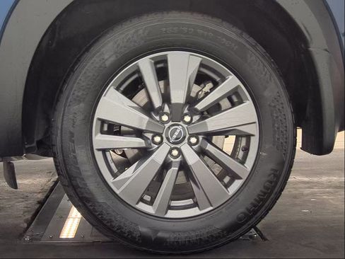 Used 2025 Nissan Pathfinder SV FWD image 12