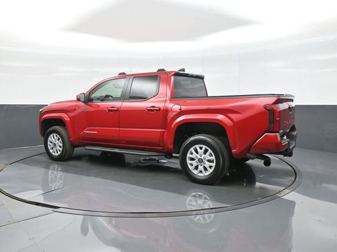 Certified 2024 Toyota Tacoma SR5 AWD/4WD image 5