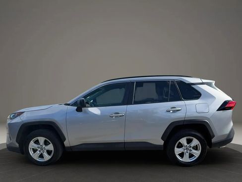 Used 2021 Toyota RAV4 LE AWD/4WD image 8