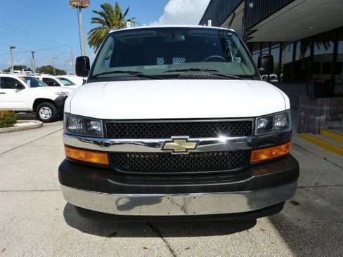 Used 2023 Chevrolet Express 2500 w/ Driver Convenience Package image 7