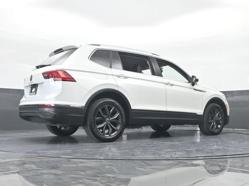 Used 2023 Volkswagen Tiguan SE image 60