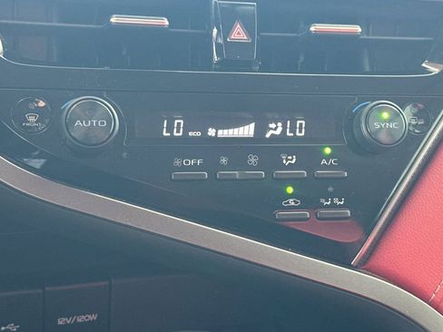Used 2022 Toyota Camry XSE FWD image 18