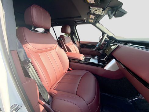 New 2026 Land Rover Range Rover SE image 15