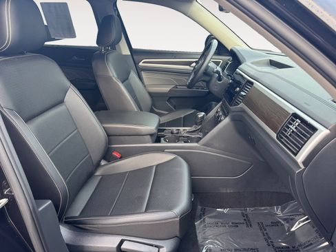 Certified 2023 Volkswagen Atlas SE w/ Black Wheel Package image 7