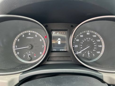 Used 2017 Hyundai Santa Fe Sport FWD image 20