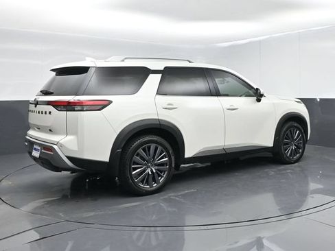 Used 2022 Nissan Pathfinder SL w/ SL Premium Package FWD image 8