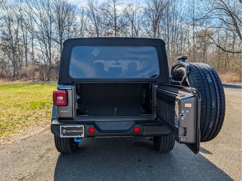Used 2023 Jeep Wrangler Sahara w/ Cold Weather Group image 7